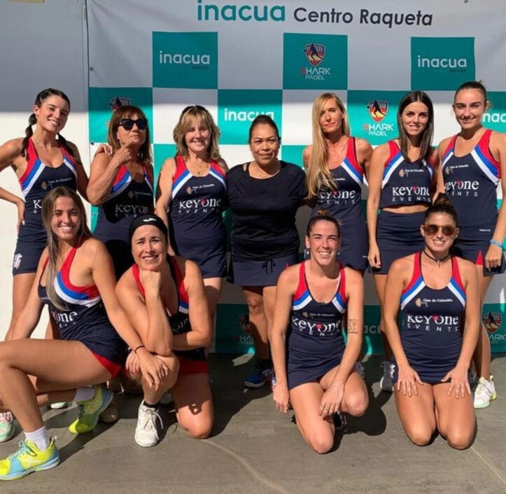 Equipo de pádel femenino en competición